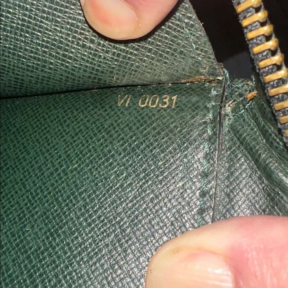 Louis Vuitton Taiga Porte Document Rosan leather briefcase Epicea.